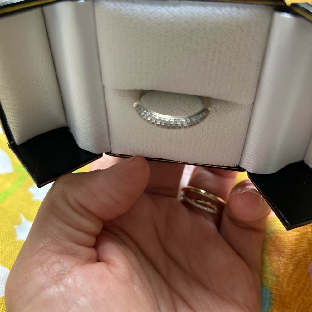 Diamond band